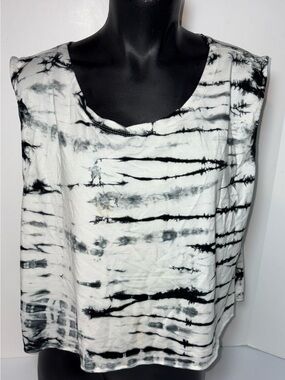Women’s Black & White Tie-Dye Crop Tank Top